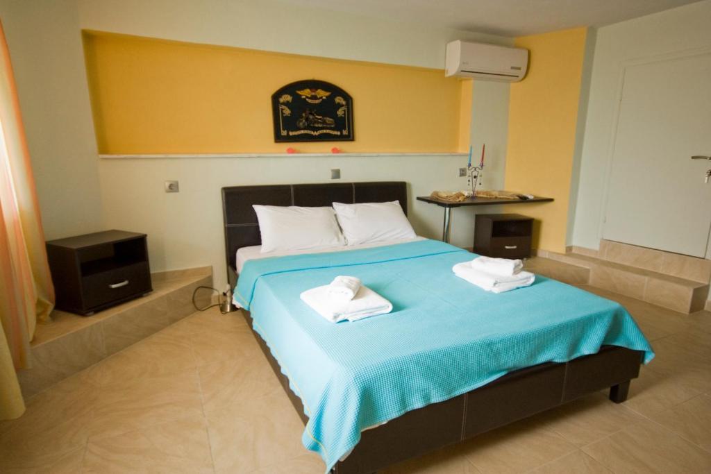 Anestis Studios Lidia Room photo